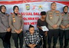 Hari Jadi Polwan ke-77: Wakapolres Metro Bekasi Serahkan Kursi Roda untuk Rohati, Penyandang Disabilitas di Tarumajaya