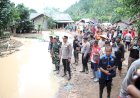 Polri Sigap Salurkan Bantuan Warga Terdampak Banjir Lampung Barat 