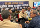 Mensesneg Prasetyo Hadi Tinjau Posko Bantuan di Lanud Halim, Pastikan Logistik untuk Sumatra Tersalur Tepat Waktu