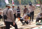 Polres Bener Meriah dan Brimob Polda Aceh Bangun Jembatan Darurat di Kampung Setie Kecamatan Timang Gajah