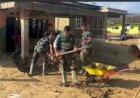 TNI Fokus Bersihkan Rumah Lansia di Lokasi Tedampak Bencana Sumatra