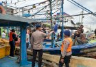 Ditpolairud Polda Metro Jaya Relokasi 12 Kapal Perikanan Mangkrak di Muara Angke