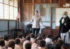 Hadirkan Keceriaan dan Edukasi Bagi Siswa, Satgas Damai Cartenz Gelar Bakti Sosial di SD Negeri Pomako 1