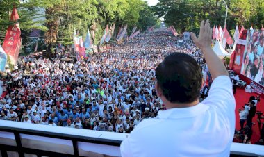 Semangat Warga Ikut Jalan Santai ‘Anti Mager’ Sulsel, Prabowo Beri Hadiah Umroh dan Motor