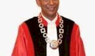 Hakim MK Sadil Isra: Hakim Mau Ditipu Sama Lawyer Ini