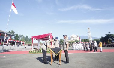 Wakapolda Metro Jaya Lantik 364 Siswa Bintara Polri Gelombang I Tahun 2024 di SPN Polda Metro Jaya