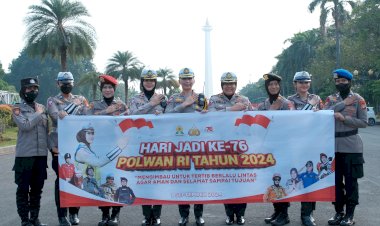 Gabungan Polwan Mabes Polri Dan Polda Metro Gelar Aksi Simpatik Di HUT Ke-76
