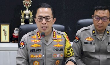 Polri Mengusung Misi Kemanusiaan Penanganan Kebakaran Pabrik Pakan Ternak di Bekasi