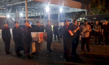 Kapolri Naikkan Pangkat Anumerta ke Almarhum AKPB Ulil Ryanto