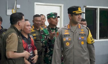 TNI - Polri Serta Unsur Lainnya Apel Patroli Bersama Jelang Pencoblosan di Kota Depok