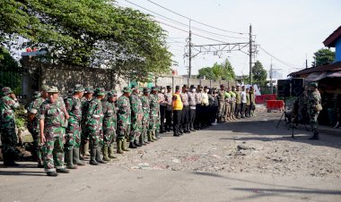 Peringati Hari Juang Kartika TNI AD 2024, Kodim 0508/Depok Gelar Karya Bhakti di Pasar Kemirimuka