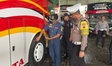Jelang Nataru, Satlantas Polres Pekalongan Gelar Ramp Check Bus Pariwisata