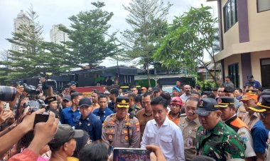 Kasdim 0501/JP Tinjau Lokasi Kebakaran di Kebon Kosong, Kemayoran