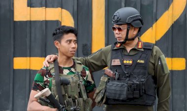 Jalin Sinergitas, Kasatgas Humas Operasi Damai Cartenz-2025 Kunjungi Pos Pamtas Yonif 512 di Oksibil