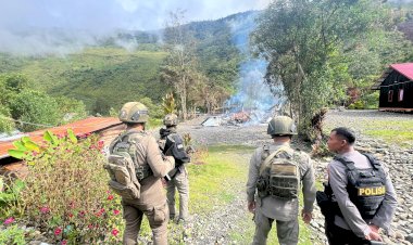 Tim Satgas Operasi Damai Cartenz-2025 Respons Kebakaran Rumah Kosong Dengan Melakukan Penyisiran dan Penyelidikan