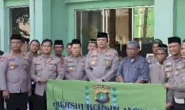 Sambut Ramadhan, Polres Pelabuhan Tanjung Priok, Bersihkan Masjid dan Tebar Kebaikan