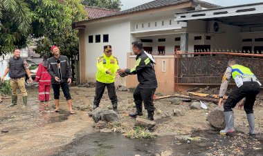 Banjir dan Longsor Terjang Sukabumi, Tim Gabungan Berjibaku Lakukan Evakuasi