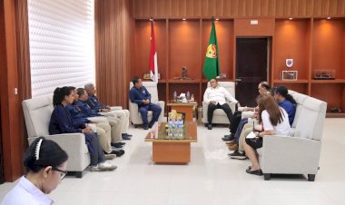 Gubernur Melki Laka Lena Persilahkan Pers Kritisi Kepemimpinan Melki-Johni