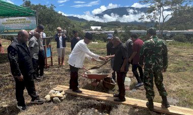 Satgas Operasi Damai Cartenz-2025 Hadiri Peletakan Batu Pertama Pembangunan Masjid