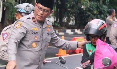 Polda Metro Jaya Gelar Bakti Sosial dan Bazar Ramadan, Ribuan Paket Sembako Dibagikan