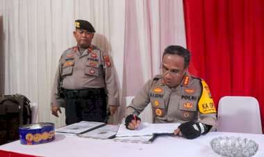 Kapolres Metro Jakarta Timur Tinjau Pos PAM PGC Cililitan dalam Rangka Ops Ketupat Jaya 2025