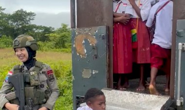 Patroli Humanis Ops Damai Cartenz-2025 di Kenyam: Semangat Kartini dalam Pengamanan dan Kepedulian Sosial