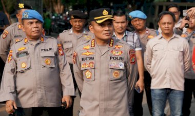 Kapolres Metro Bekasi Kawal Keberangkatan Massa Buruh Menuju Monas, Pastikan Keselamatan Sesuai Arahan Presiden RI