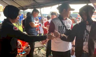 Polisi Bagikan Air dan Layanan Kesehatan di May Day, Kapolres: Ini Bentuk Pelayanan Kami