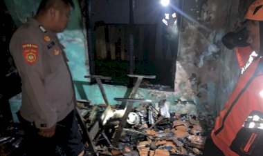 Diduga Adanya Kebocoran Gas, Warung di Kedungwuni Pekalongan Terbakar
