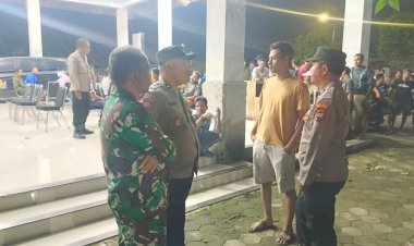 Polisi Amankan Kegiatan Rembug Desa Antara Warga dan Pemerintah Desa Sijambe
