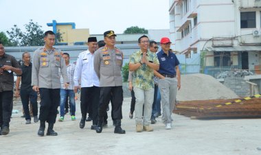 Kapolres Metro Bekasi Salurkan Bantuan Material Pembangunan Gereja Paroki Ibu Teresa