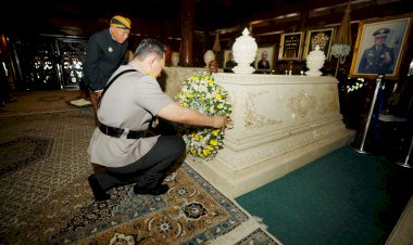 Setelah BJ Habibie, Hari ini Kapolri Ziarah ke Makam Presiden RI ke-2 Soeharto