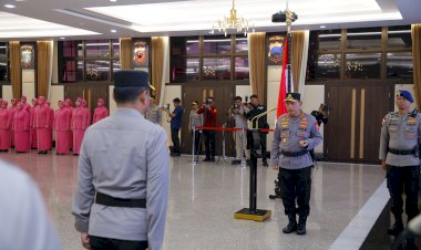 17 Perwira Tinggi Polri Naik Pangkat, Satu Diantaranya Raih Bintang Tiga