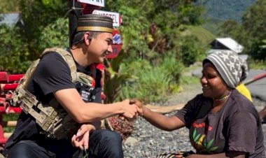 Satgas Operasi Damai Cartenz Sambangi Mama-mama di Distrik Kulirik, Puncak Jaya