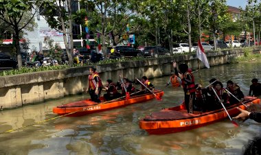 Lomba Dayung HUT Polwan Warnai Perayaan Kemerdekaan RI di Polrestro Bekasi Kota