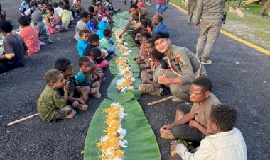 Satgas Ops Damai Cartenz Gelar Makan Bersama Warga di Kiwirok Hadirkan Senyum dan Kebahagiaan