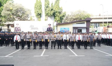 Polres Metro Jakarta Utara Beri Penghargaan kepada Personel Berprestasi