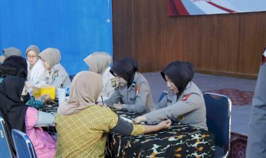 Sambut HUT ke-80 Korps Brimob Polri, Brimob Polda Metro Jaya Gelar Bakti Kesehatan untuk Warga Cipinang