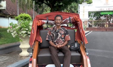 Doa Penarik Becak Lansia Tuban: Semoga Pak Prabowo Selalu Bisa Membuat Rakyatnya Tersenyum