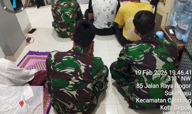 Tarawih di Masjid At Taufik, Satgas TMMD dan Warga Pererat Ukhuwah