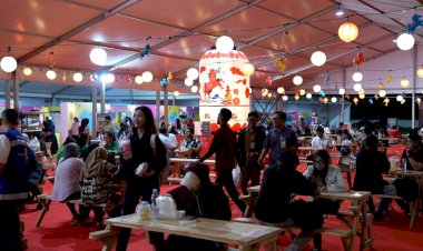 Gemerlap Lampion Terangi Lapangan Banteng, Imlek Festival 2577 Jadi Ruang Pertemuan Budaya