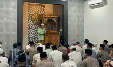 Pererat Silaturahmi Lewat Tarawih Keliling, Brimob PMJ Minta Warga Laporkan ke 110 Jika Ada Gangguan Kamtibmas