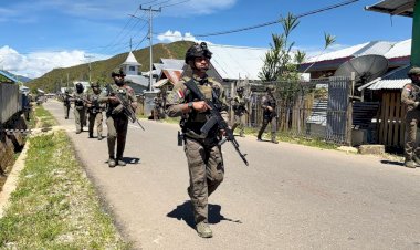 Patroli Dialogis di Paniai, Satgas Operasi Damai Cartenz 2026 Kedepankan Pendekatan Humanis