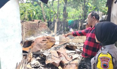 Diduga Akibat Pertengkaran, Rumah di Pekajangan Kedungwuni Terbakar, Dua Orang Alami Luka Bakar