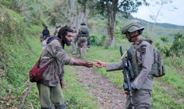 Satgas Ops Damai Cartenz-2026 Perkuat Pendekatan Humanis Lewat Patroli Sambang di Kiwirok