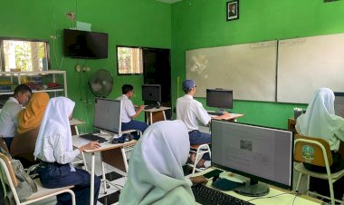 TKA SMP Digelar, Siswa Berkebutuhan Khusus Ikuti Ujian dengan Semangat dan Percaya Diri