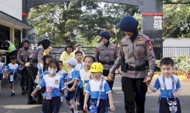 Brimob Polda Metro Jaya Terima Kunjungan Siswa TK, Edukasi Tugas Polisi di Mako Batalyon B Pelopor