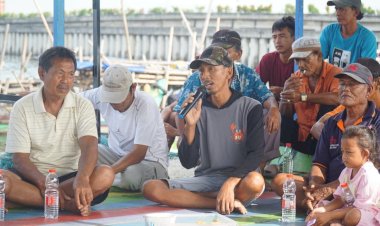Ditpolairud Polda Metro Dialog dengan Nelayan Kalibaru, Bahas Alat Tangkap hingga Limbah