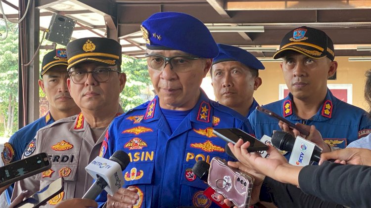 Polri Turun Tangan Bantu Evakuasi Penanganan Banjir di Jabodetabek