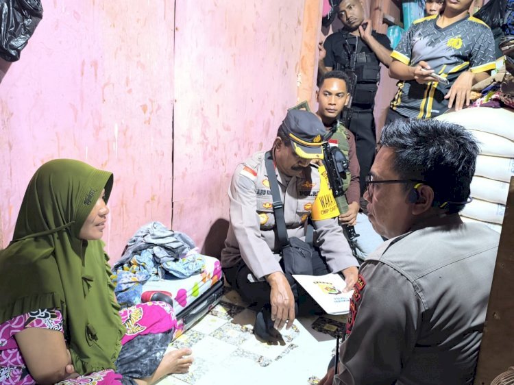 Polres Yahukimo Gelar Kunjungan Kasih ke Keluarga Korban Penganiayaan oleh Terduga KKB